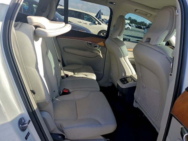 Photo 11 from auction – 2022 VOLVO XC90 with VIN YV4102CK0N1830862