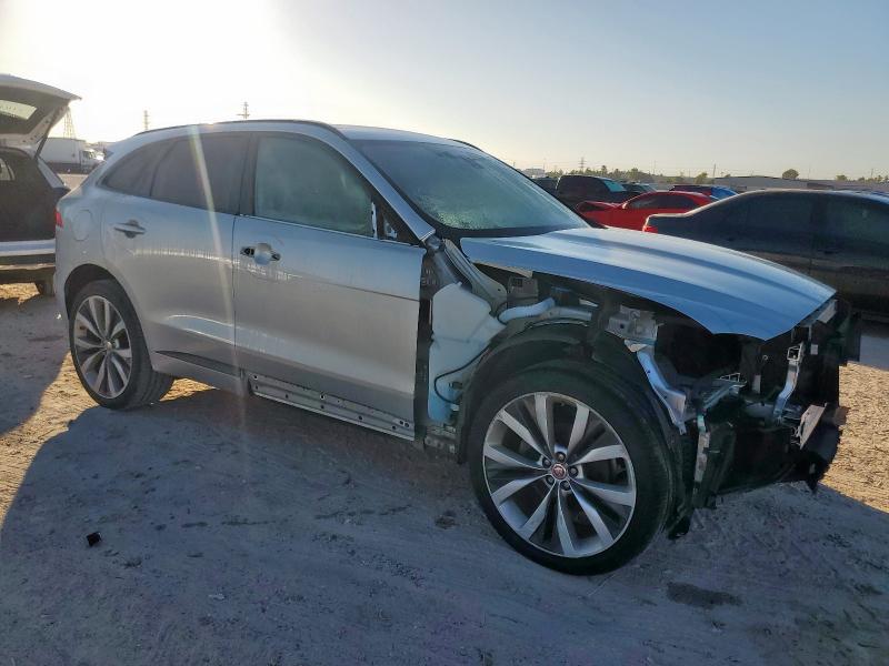 Photo 4 from auction – 2018 JAGUAR F-PACE R - with VIN SADCL2FX7JA277944