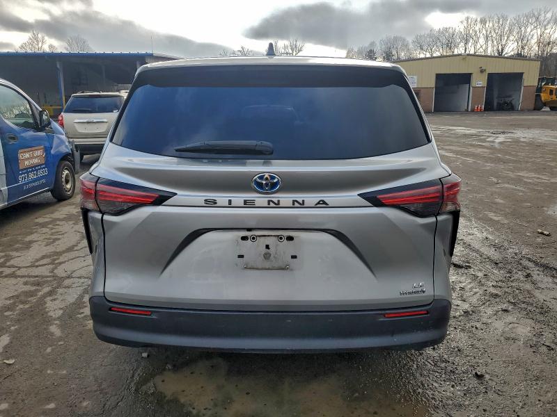 Photo 6 from auction – 2021 TOYOTA SIENNA LE with VIN 5TDKRKEC3MS018640