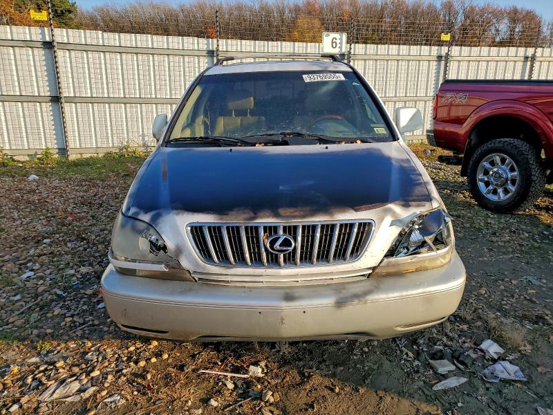 Photo 5 from auction – 2001 LEXUS RX 300 with VIN JTJHF10U810191658