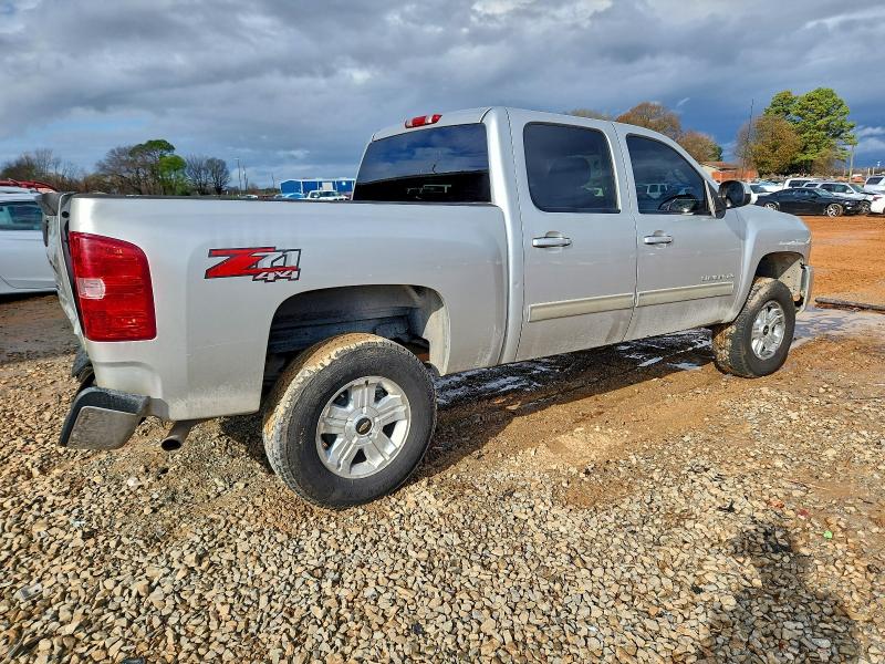 Photo 3 from auction – 2011 CHEVROLET SILVERADO with VIN 3GCPKSE33BG251102