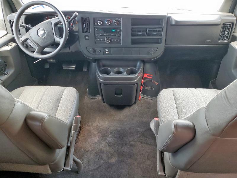 Photo 8 from auction – 2009 CHEVROLET EXPRESS G2 with VIN 1GAGG25K491126636