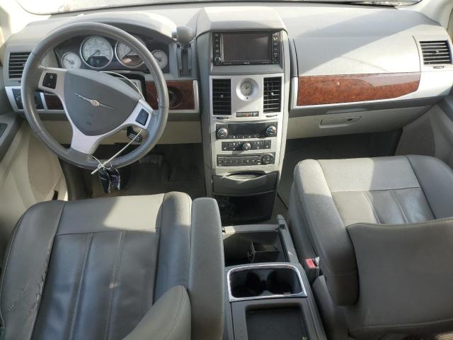 Photo 8 from auction – 2010 CHRYSLER TOWN & COU with VIN 2A4RR5D19AR137677