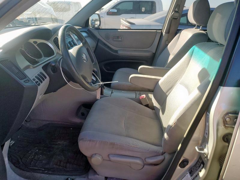 Photo 7 from auction – 2004 TOYOTA HIGHLANDER with VIN JTEGP21A740004027