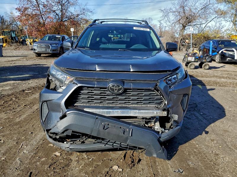Photo 5 from auction – 2019 TOYOTA RAV4 LE with VIN JTMF1RFV0KD504378