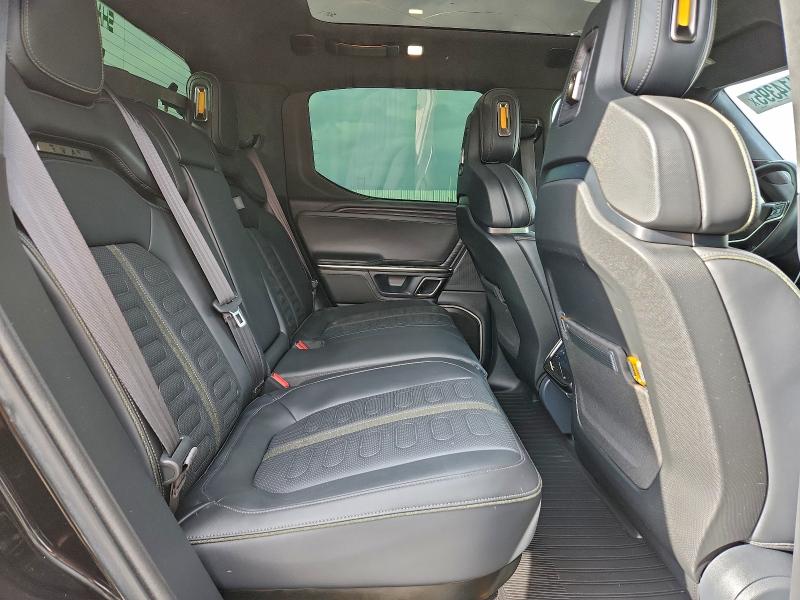 Photo 10 from auction – 2022 RIVIAN R1T LAUNCH with VIN 7FCTGAAL7NN001755