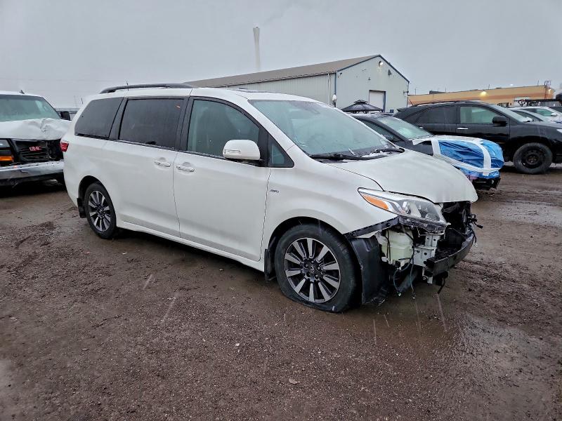 Photo 4 from auction – 2018 TOYOTA SIENNA XLE with VIN 5TDDZ3DC8JS205335