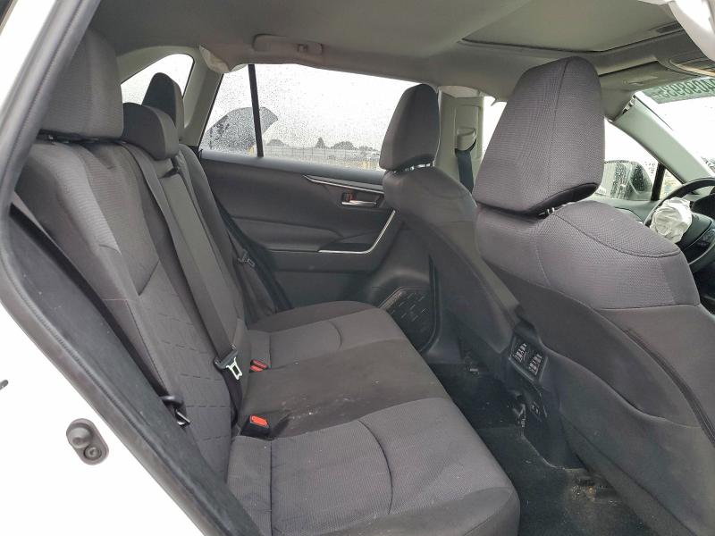 Photo 11 from auction – 2020 TOYOTA RAV4 XLE with VIN JTMP1RFV8LD060348