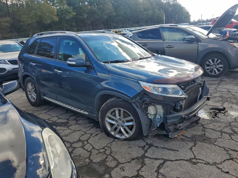 Photo 4 from auction – 2015 KIA SORENTO LX with VIN 5XYKT4A63FG578672