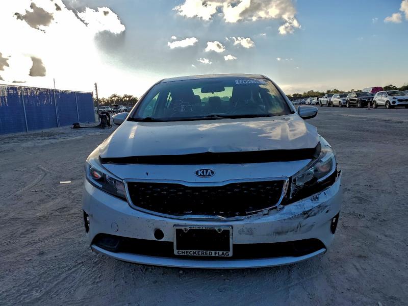 Photo 5 from auction – 2017 KIA FORTE LX with VIN 3KPFL4A79HE123495