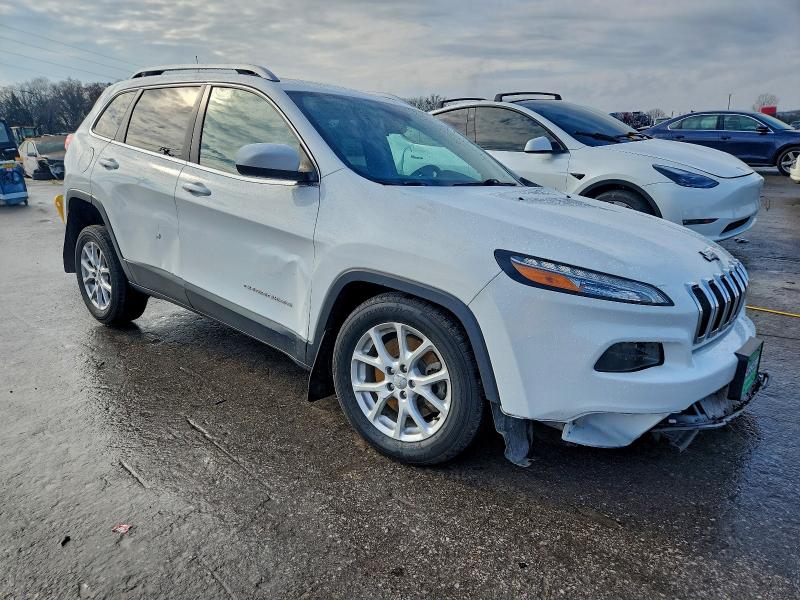 Photo 4 from auction – 2016 JEEP CHEROKEE with VIN 1C4PJLCB5GW292066