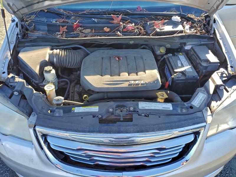 Photo 12 from auction – 2012 CHRYSLER TOWN & COU with VIN 2C4RC1BGXCR423449