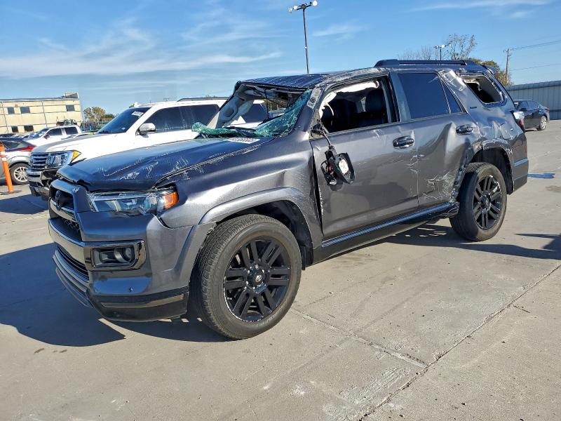 TOYOTA 4RUNNER SR 2019 with VIN JTEBU5JR8K5617218 - Photo from auction