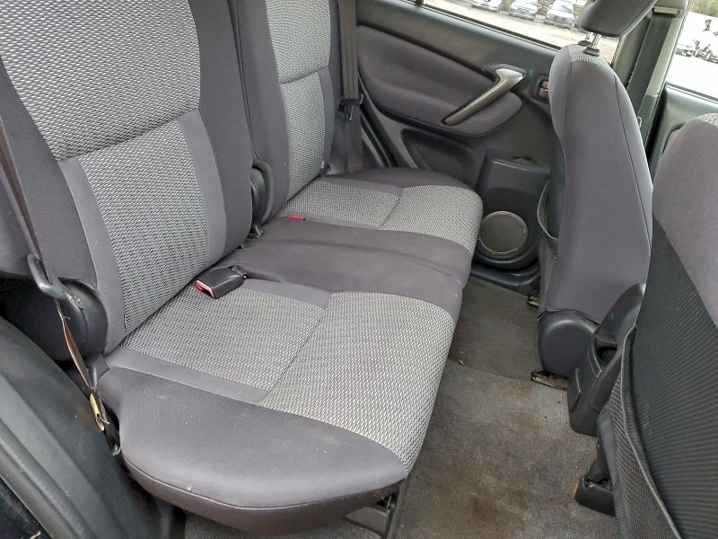 Photo 11 from auction – 2005 TOYOTA RAV4 with VIN JTEHD20V250043756