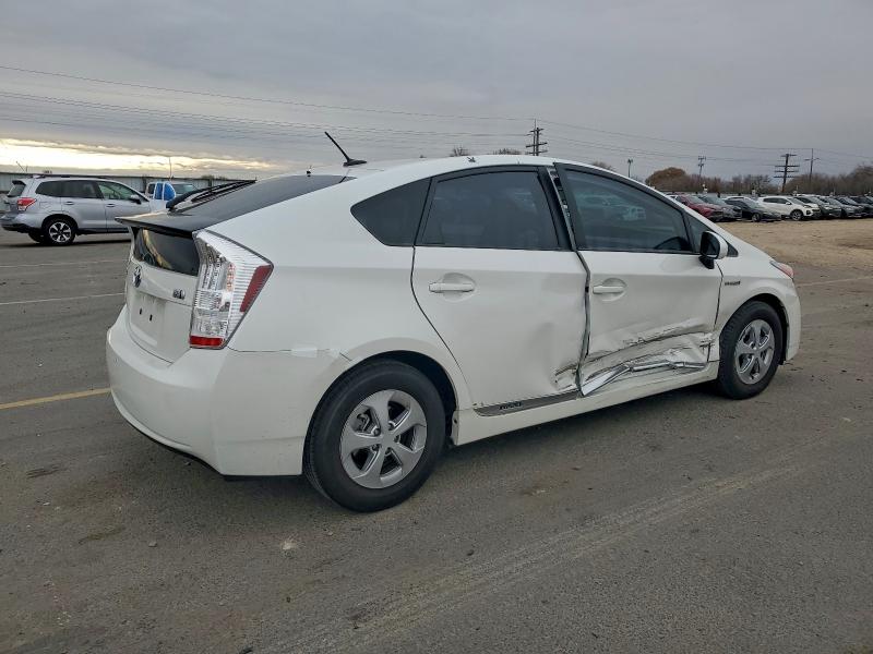 Photo 3 from auction – 2011 TOYOTA PRIUS with VIN JTDKN3DU3B0262185