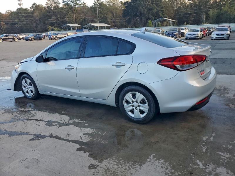 Photo 2 from auction – 2017 KIA FORTE LX with VIN 3KPFK4A75HE028015