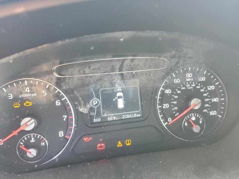 Photo 9 from auction – 2016 KIA SORENTO LX with VIN 5XYPG4A39GG029477