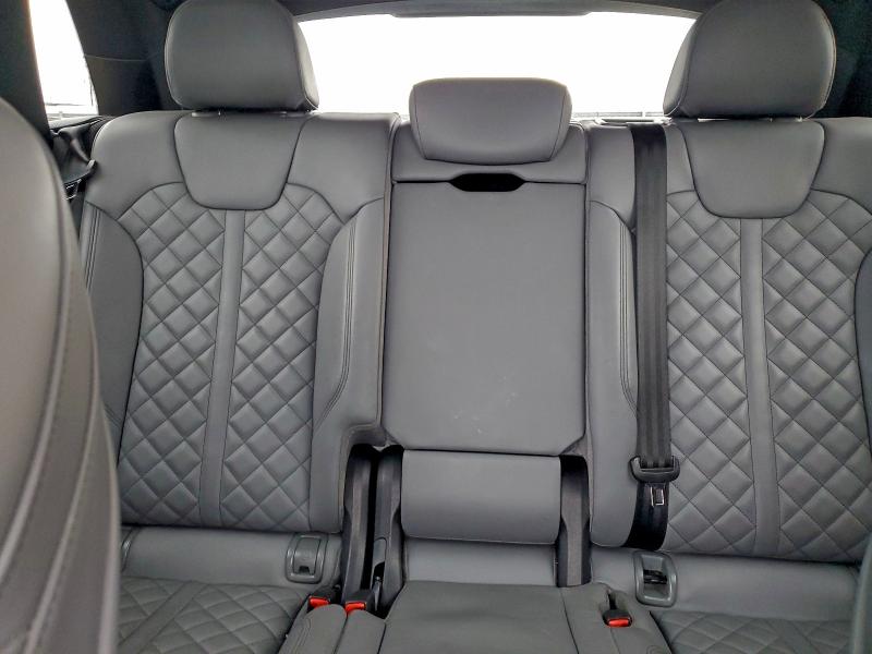 Photo 10 from auction – 2018 AUDI SQ5 PRESTI with VIN WA1C4AFY3J2188274