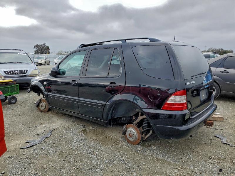 Photo 2 from auction – 2000 MERCEDES-BENZ ML 430 with VIN 4JGAB72EXYA191069