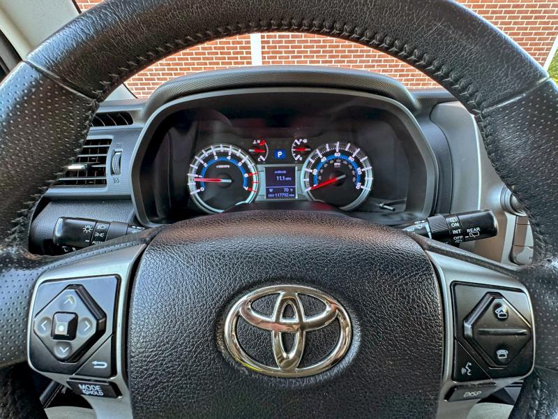 Photo 8 from auction – 2016 TOYOTA 4RUNNER SR with VIN JTEZU5JR3G5147041