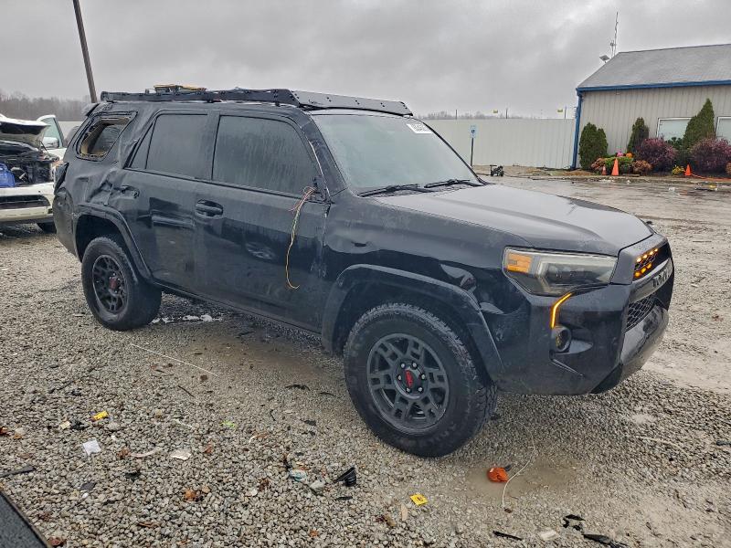 Photo 4 from auction – 2018 TOYOTA 4RUNNER SR with VIN JTEZU5JR7J5180762