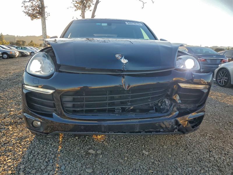 Photo 5 from auction – 2017 PORSCHE CAYENNE with VIN WP1AA2A25HKA80746