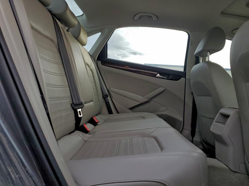 Photo 10 from auction – 2012 VOLKSWAGEN PASSAT SEL with VIN 1VWCH7A38CC044058