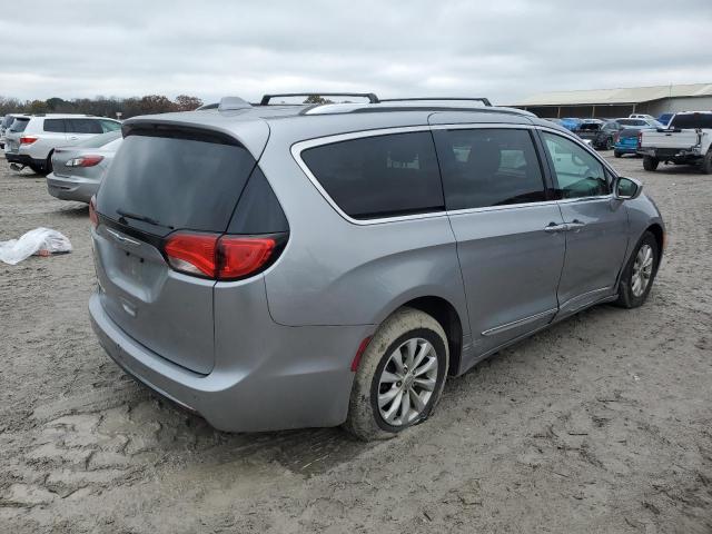 Photo 3 from auction – 2019 CHRYSLER PACIFICA T with VIN 2C4RC1BG6KR613148