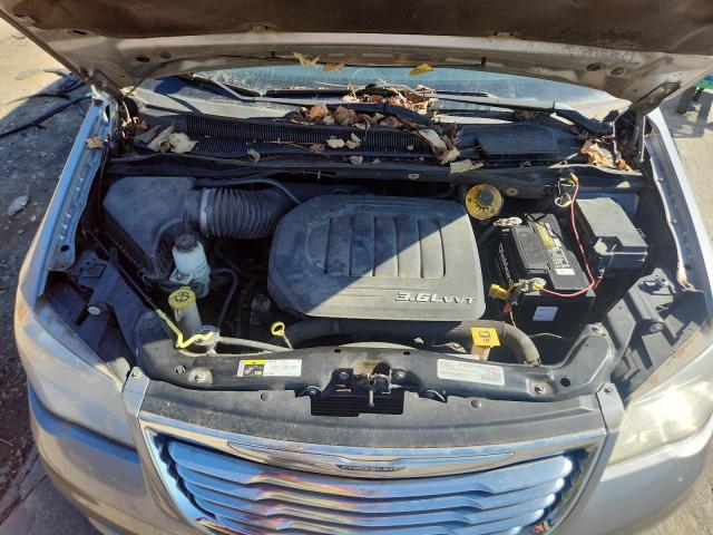 Photo 11 from auction – 2016 CHRYSLER TOWN AND C with VIN 2C4RC1BG4GR229294