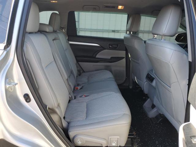 Photo 11 from auction – 2017 TOYOTA HIGHLANDER with VIN 5TDBZRFH5HS382311