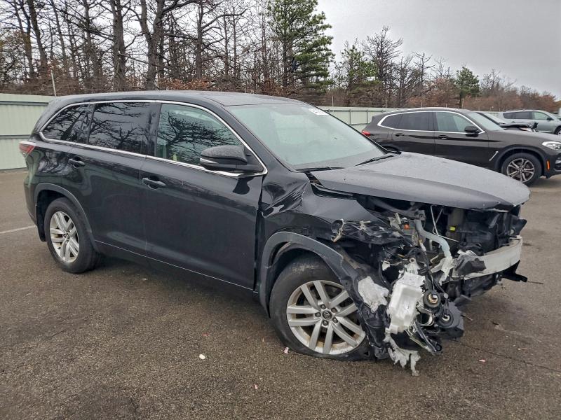 Photo 4 from auction – 2016 TOYOTA HIGHLANDER with VIN 5TDBKRFH5GS279067