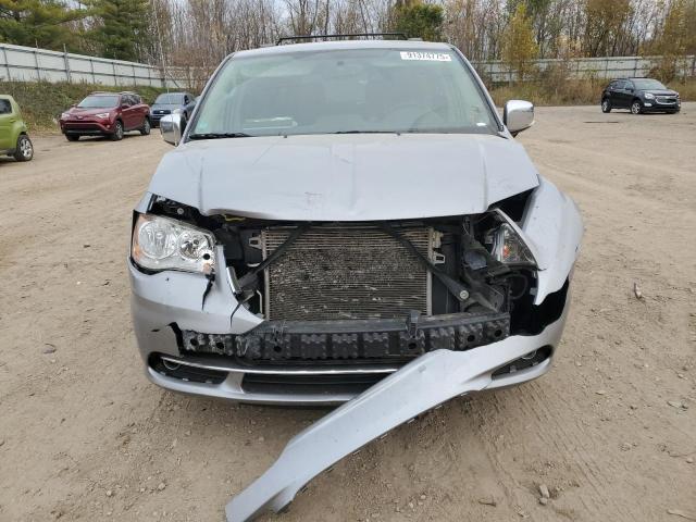 Photo 5 from auction – 2015 CHRYSLER TOWN & COU with VIN 2C4RC1CG6FR597280