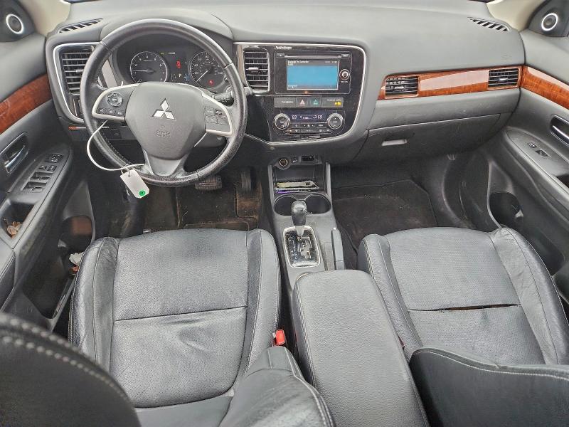 Photo 8 from auction – 2015 MITSUBISHI OUTLANDER with VIN JA4AZ3A35FZ001213