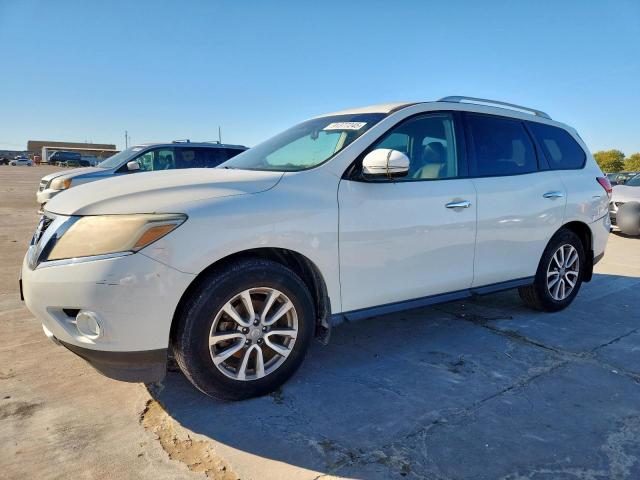 NISSAN PATHFINDER 2016 with VIN 5N1AR2MN4GC615585 - Photo from auction