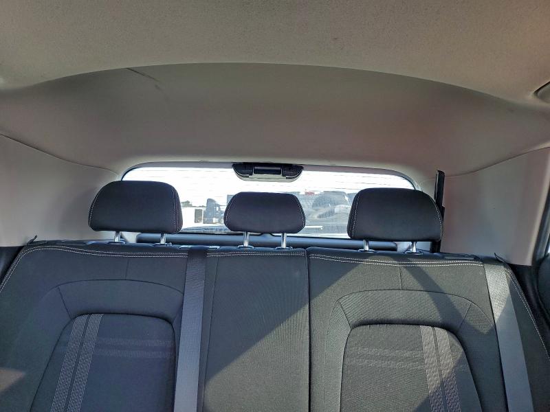 Photo 10 from auction – 2023 HYUNDAI VENUE SEL with VIN KMHRC8A33PU247307