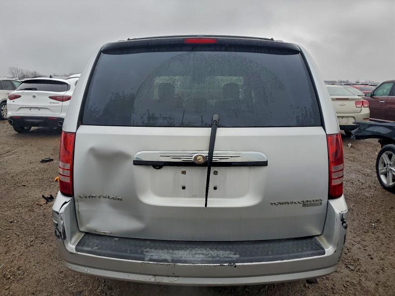 Photo 6 from auction – 2009 CHRYSLER TOWN & COU with VIN 2A8HR541X9R642147