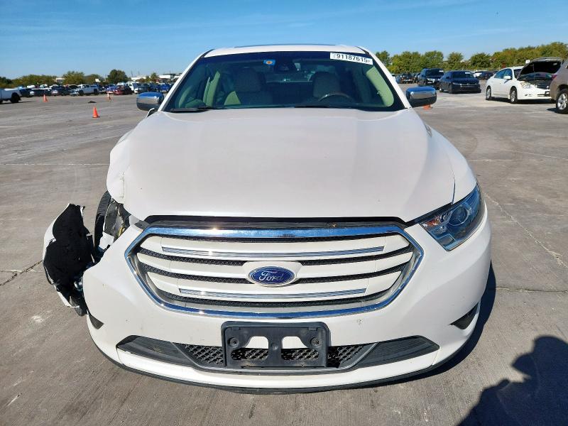 Photo 5 from auction – 2018 FORD TAURUS LIM with VIN 1FAHP2F88JG109117