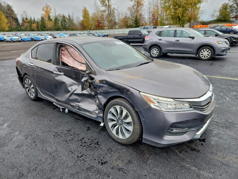 Photo 4 from auction – 2017 HONDA ACCORD with VIN JHMCR6F76HC020787