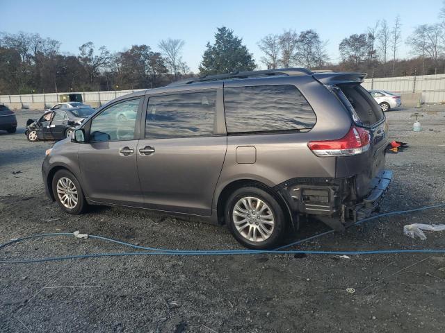 Photo 2 from auction – 2012 TOYOTA SIENNA XLE with VIN 5TDYK3DC2CS204917