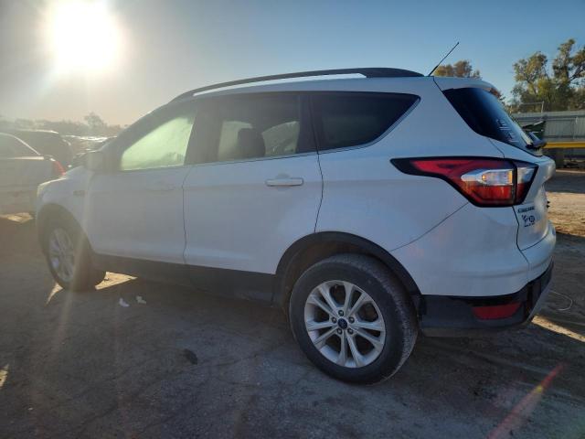 Photo 2 from auction – 2017 FORD ESCAPE with VIN 1FMCU0GD4HUD83922