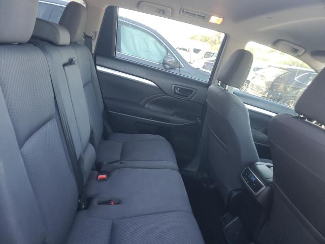 Photo 11 from auction – 2016 TOYOTA HIGHLANDER with VIN 5TDZARFH1GS017550