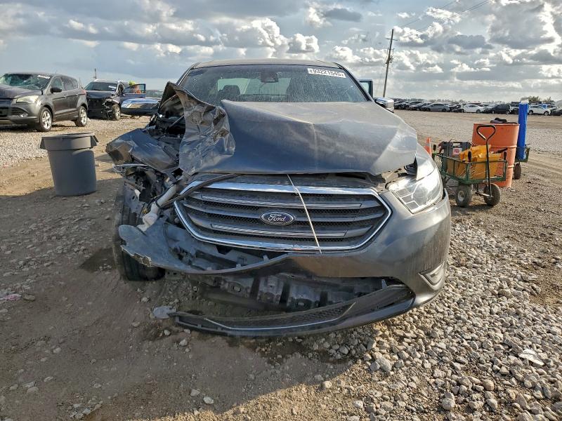 Photo 5 from auction – 2018 FORD TAURUS LIM with VIN 1FAHP2F80JG102257