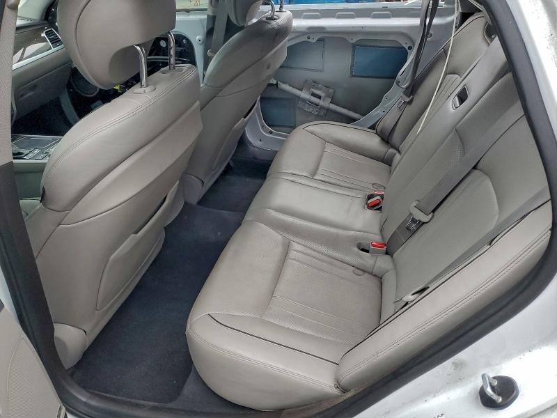 Photo 10 from auction – 2016 HYUNDAI GENESIS 3. with VIN KMHGN4JE4GU125423
