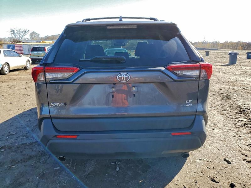 Photo 6 from auction – 2019 TOYOTA RAV4 LE with VIN JTMF1RFV0KD504378