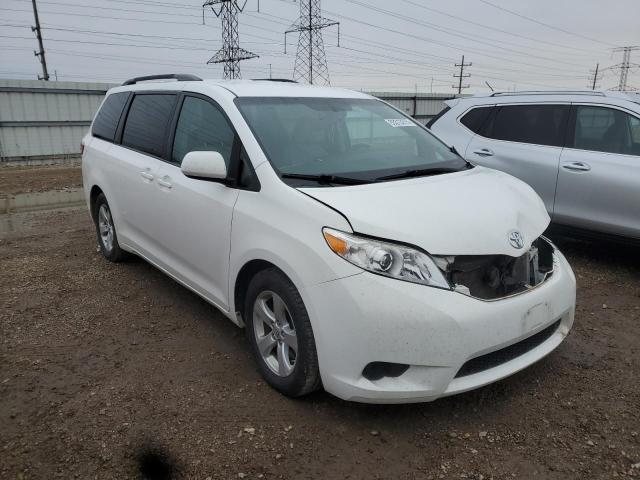 Photo 4 from auction – 2015 TOYOTA SIENNA LE with VIN 5TDKK3DC7FS582774