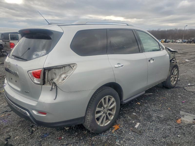 Photo 3 from auction – 2016 NISSAN PATHFINDER with VIN 5N1AR2MM3GC634264