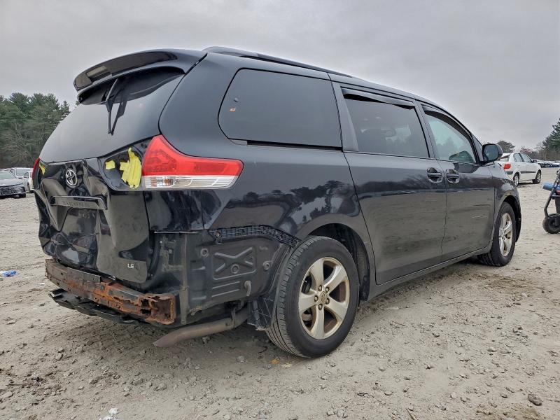 Photo 3 from auction – 2014 TOYOTA SIENNA LE with VIN 5TDKK3DC1ES480935