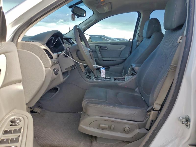 Photo 7 from auction – 2017 CHEVROLET TRAVERSE L with VIN 1GNKRFKD8HJ209825