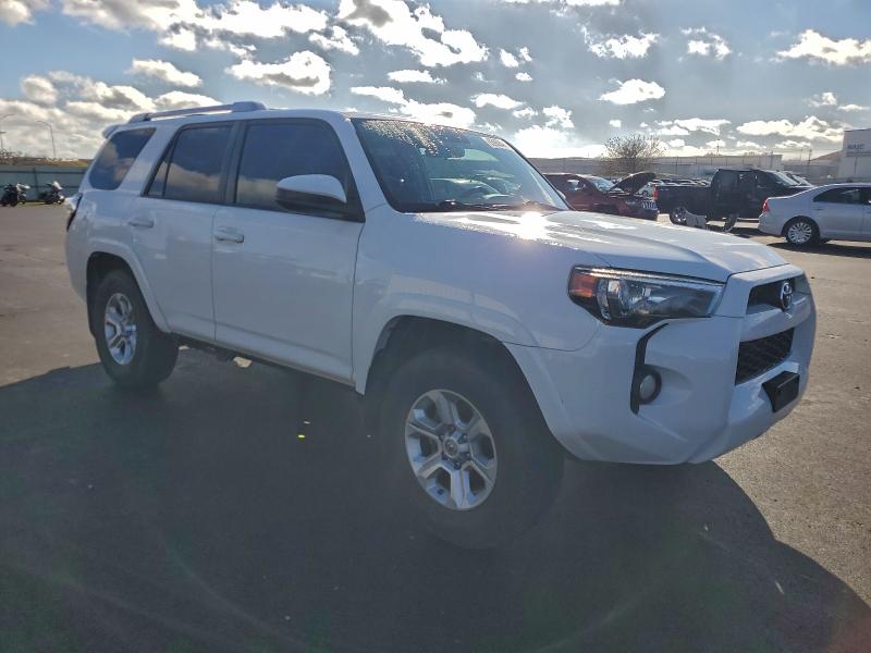 Photo 4 from auction – 2015 TOYOTA 4RUNNER SR with VIN JTEZU5JR0F5106686