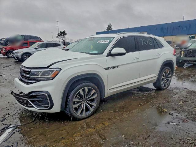 VOLKSWAGEN ATLAS CROS 2022 with VIN 1V2FE2CA3NC217218 - Photo from auction
